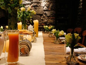 Colazione a base di specialità locali inclusa, servita tutte le mattine