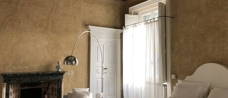 Luksus-suite - boblebad - byudsigt (Ocra) | 1 soveværelse, italienske lagner fra Frette, premium-sengetøj, dundyner