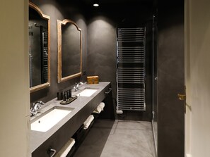 Designer toiletries, hair dryer, bathrobes, slippers - Palazzo Albricci Peregrini (Como)