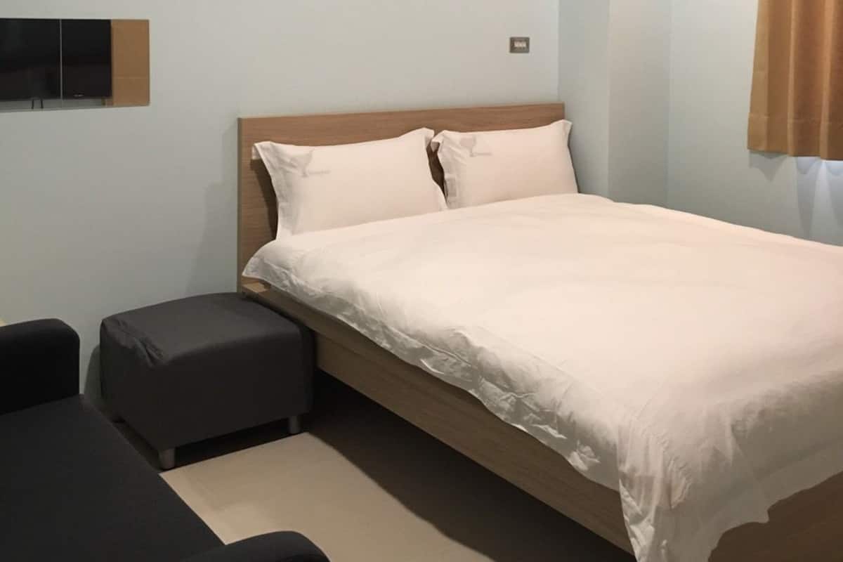 Basic Double Room, 1 Double Bed, Hill View | 1 bedroom, blackout drapes, soundproofing, WiFi (free)