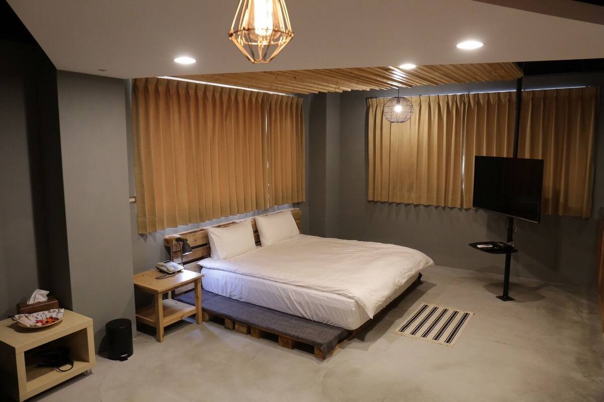 Luxury Quadruple Room, Multiple Beds, Hill View | 1 bedroom, blackout drapes, soundproofing, WiFi (free)