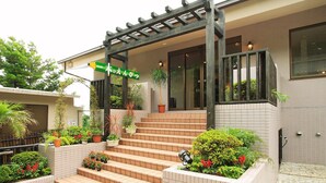 Exterior - Ippon no Empitsu (Ito)