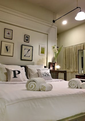 Down duvets, in-room safe, desk, free WiFi