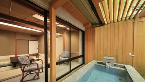 트래디셔널룸 (Japanese Style, Open-air Bath) | 객실 내 금고, 책상, 무료 WiFi