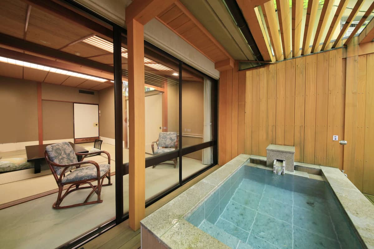 Traditionele kamer (Japanese Style, Open-air Bath) | Een kluis op de kamer, een bureau, gratis wifi