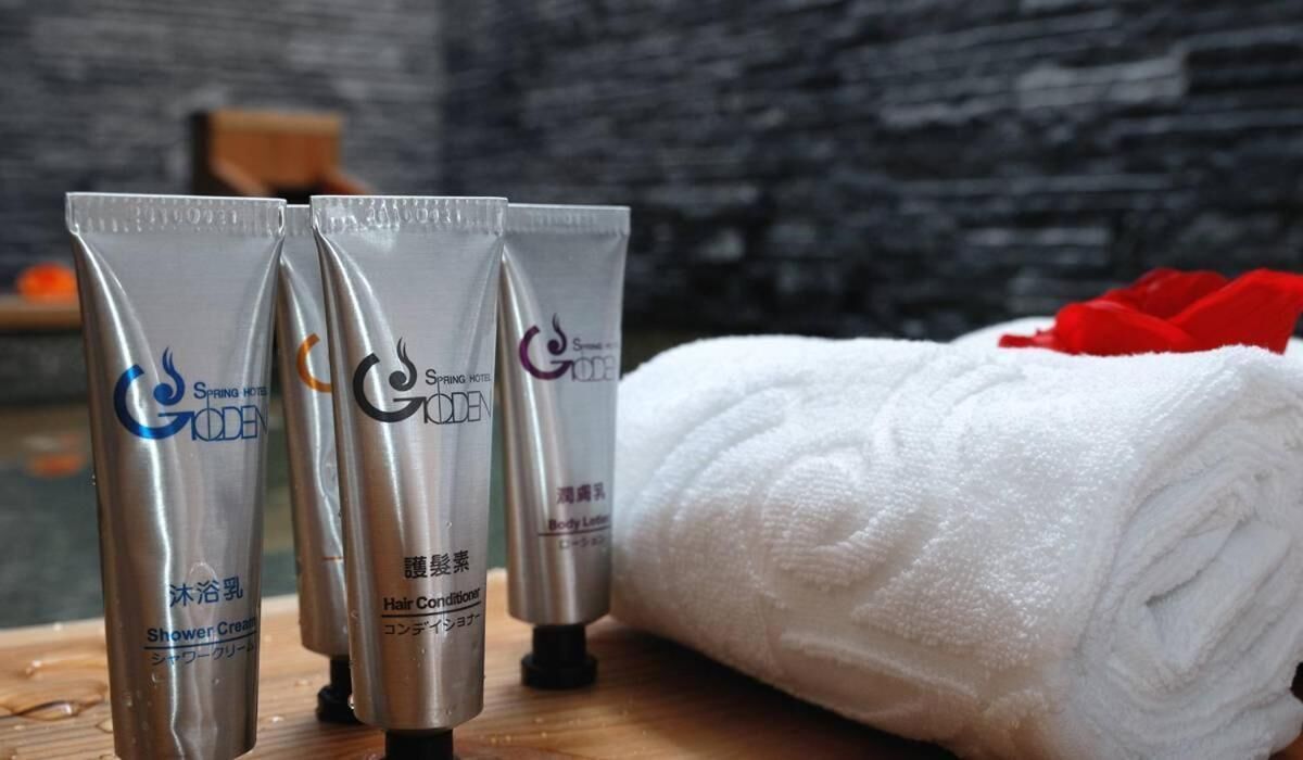 separate bathtub and shower, spring water bathtub, free toiletries