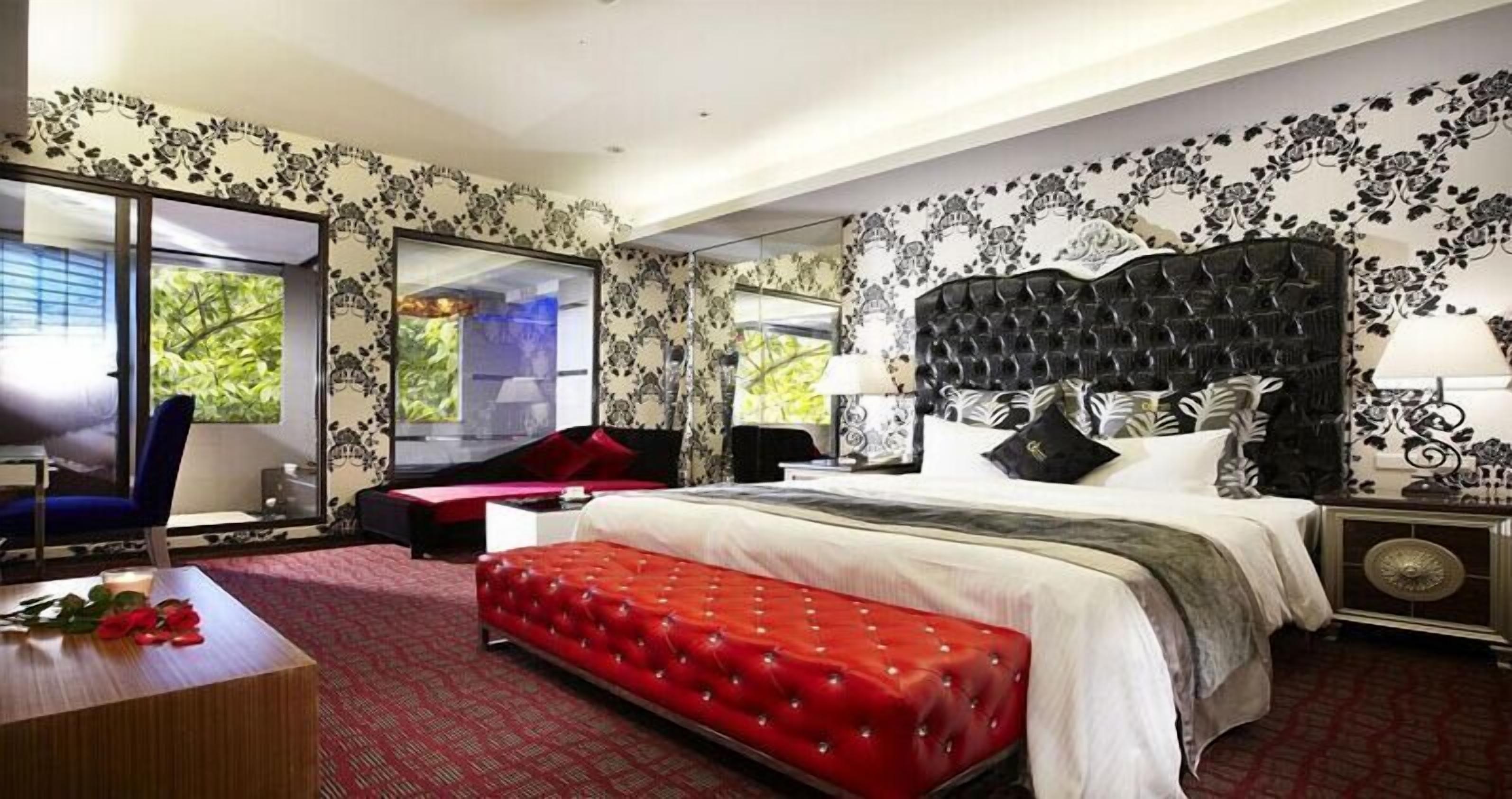 客房內保險箱、獨特裝潢、書桌、遮光布/窗簾