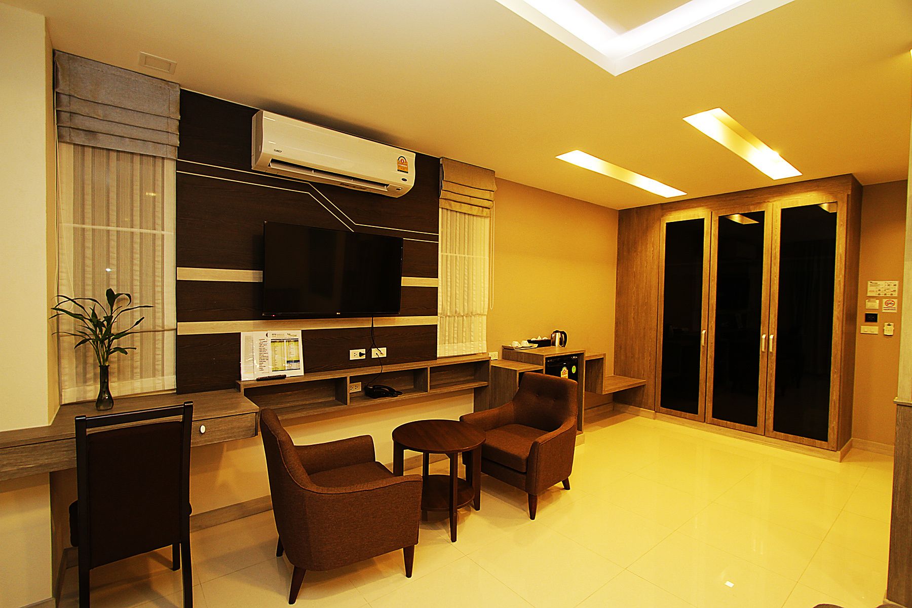 super superior king room (b-building) | in-room safe, desk, laptop workspace, blackout curtains