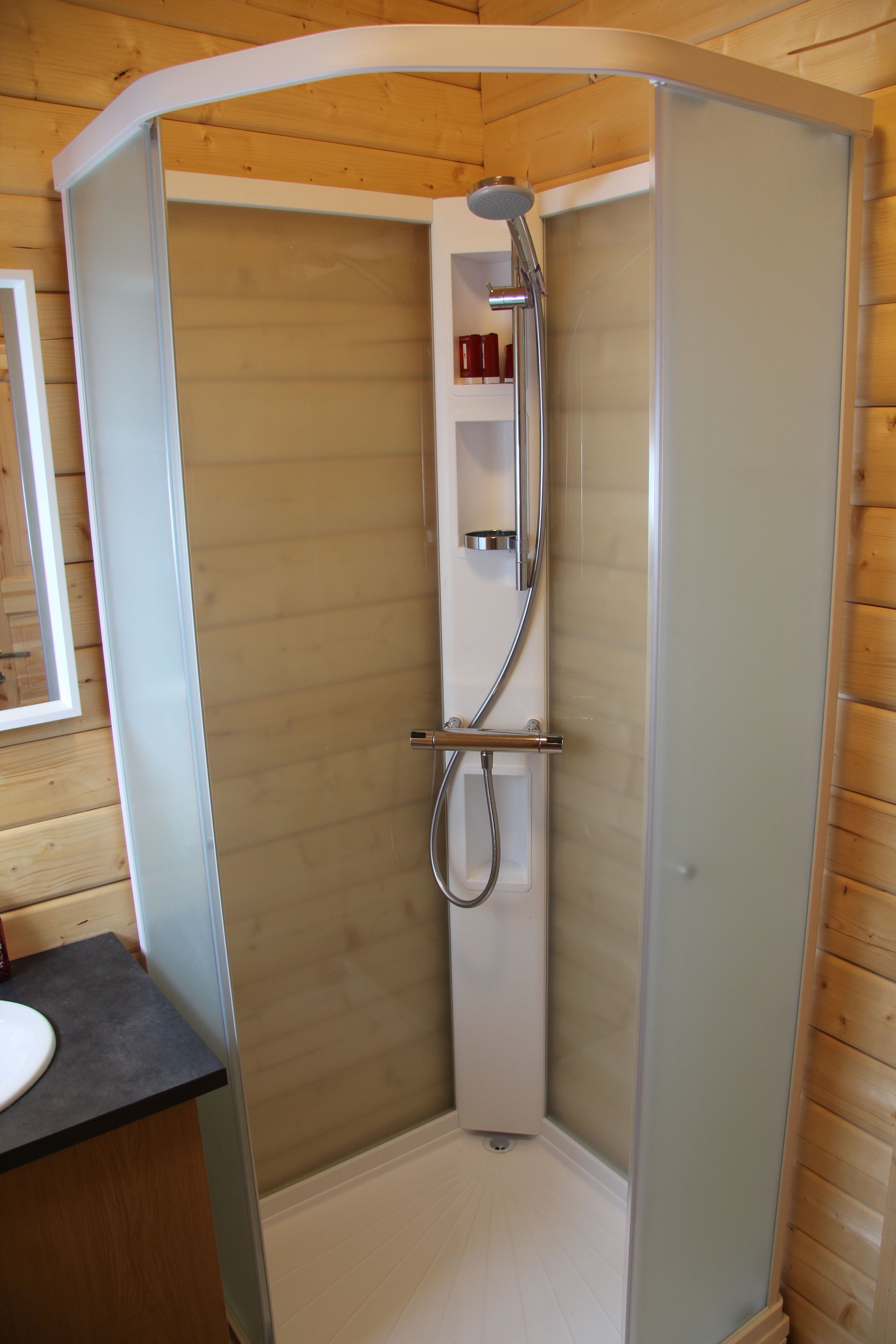 Cabin, 2 Bedrooms | Bathroom shower