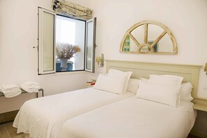 First Grand Deluxe Apartment