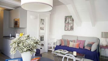 Penthouse Giralda | Escritorio, insonorización, tabla de planchar con plancha y wifi gratis