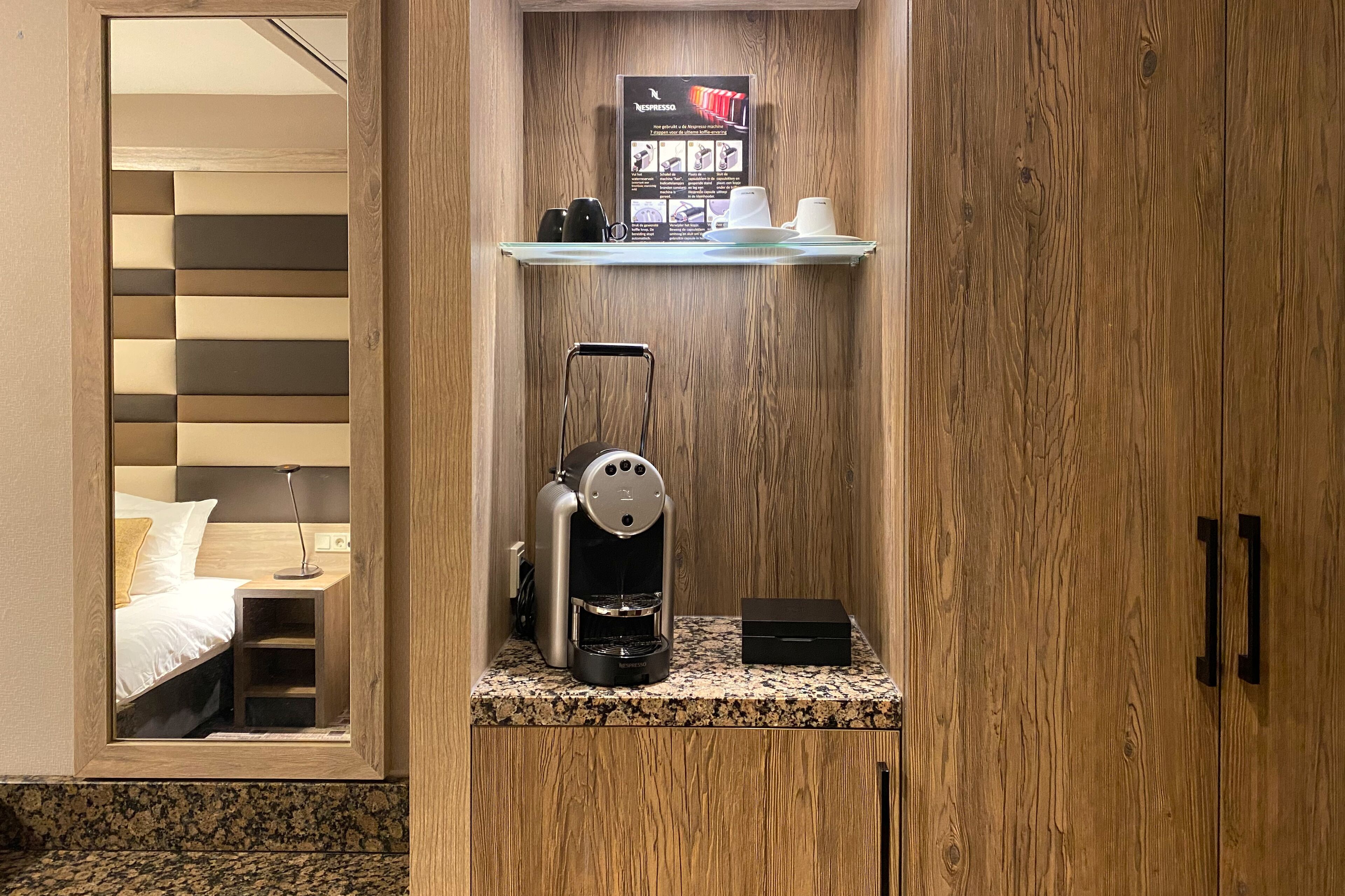 standard twin room, 2 single beds (no window) | coffee and/or coffee maker