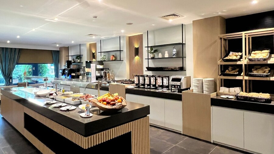 XO Hotels Blue Square