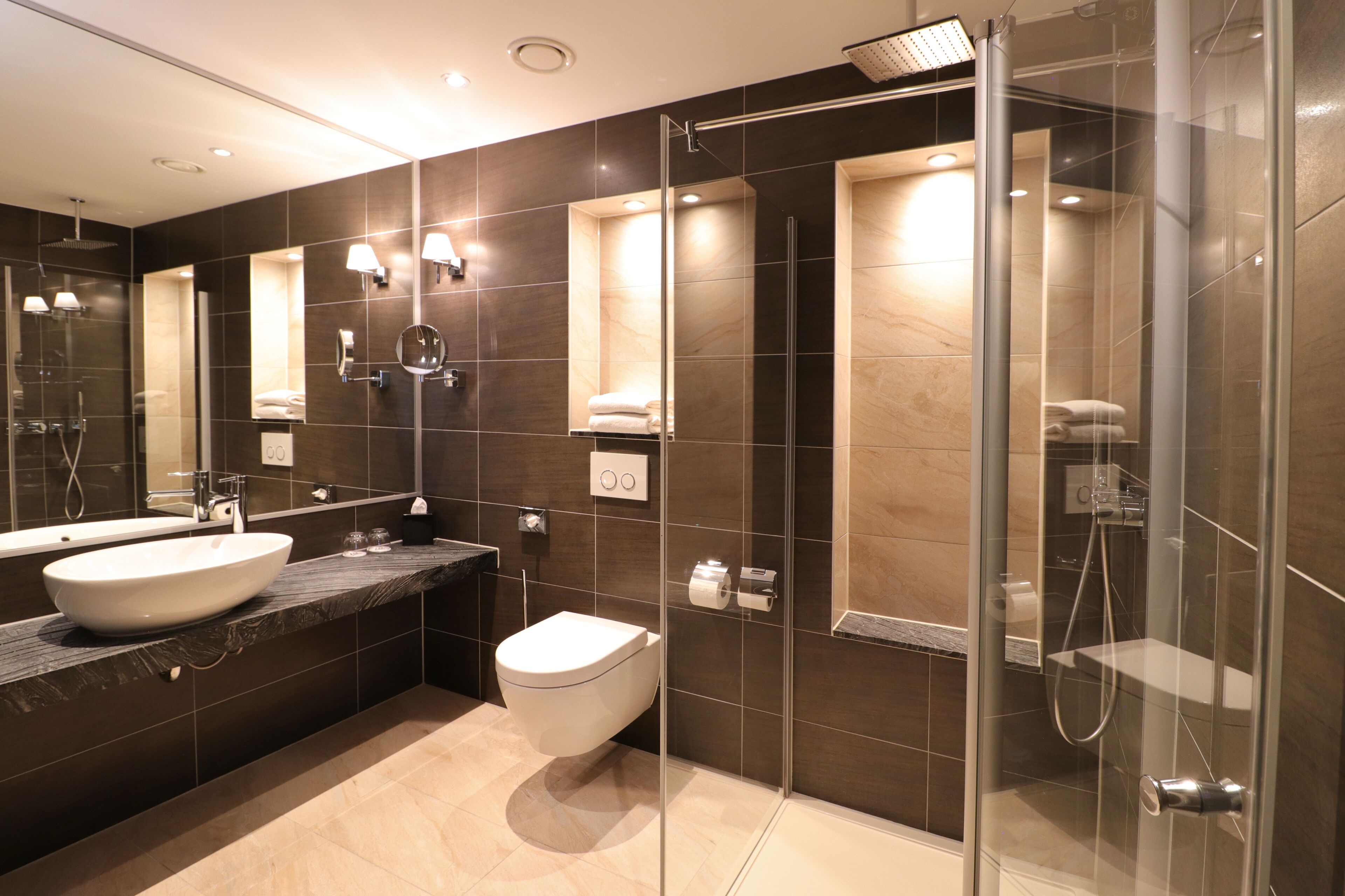 standard triple room, 3 single beds | bathroom | shower, rainfall showerhead, free toiletries, hair dryer