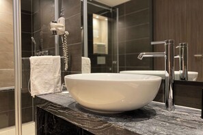 Standard Double Room, 1 Queen Bed | Bathroom - XO Hotels Couture (Amsterdam)