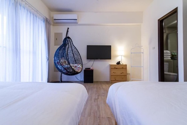 Comfort Quadruple Room (A301) | Blackout drapes, cribs (surcharge), WiFi (free), individually decorated