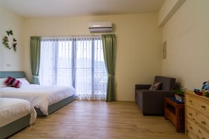 Quadruple Room | Individually decorated, individually furnished, blackout drapes - Wendy's B&B Toucheng Mansion B (Toucheng)