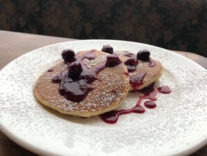 Free daily cooked-to-order breakfast - Marillen Hotel (Hakuba)