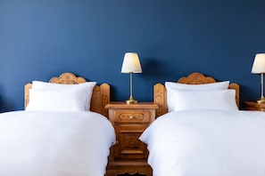 In-room safe, desk, cots/infant beds, free WiFi - Marillen Hotel (Hakuba)