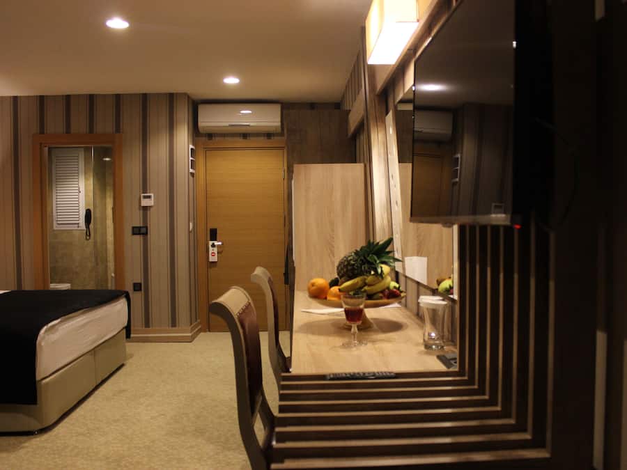 Rom – standard, 2 enkeltsenger, tilgjengelighetstilpasset | Sengetøy av topp kvalitet, minibar, safe på rommet og skrivebord