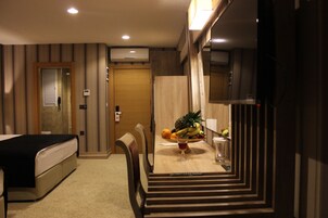 Standard Oda, 2 Tek Kişilik Yatak, Engellilere Uygun | Kaliteli yatak takımı, minibar, odada kasa, masa 