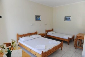 Standard Studio | Rollaway beds, free WiFi