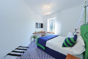 Deluxe Double or Twin Room, Sea View | Premium bedding, minibar, in-room safe, soundproofing - Maison Lauren (Sorrento)