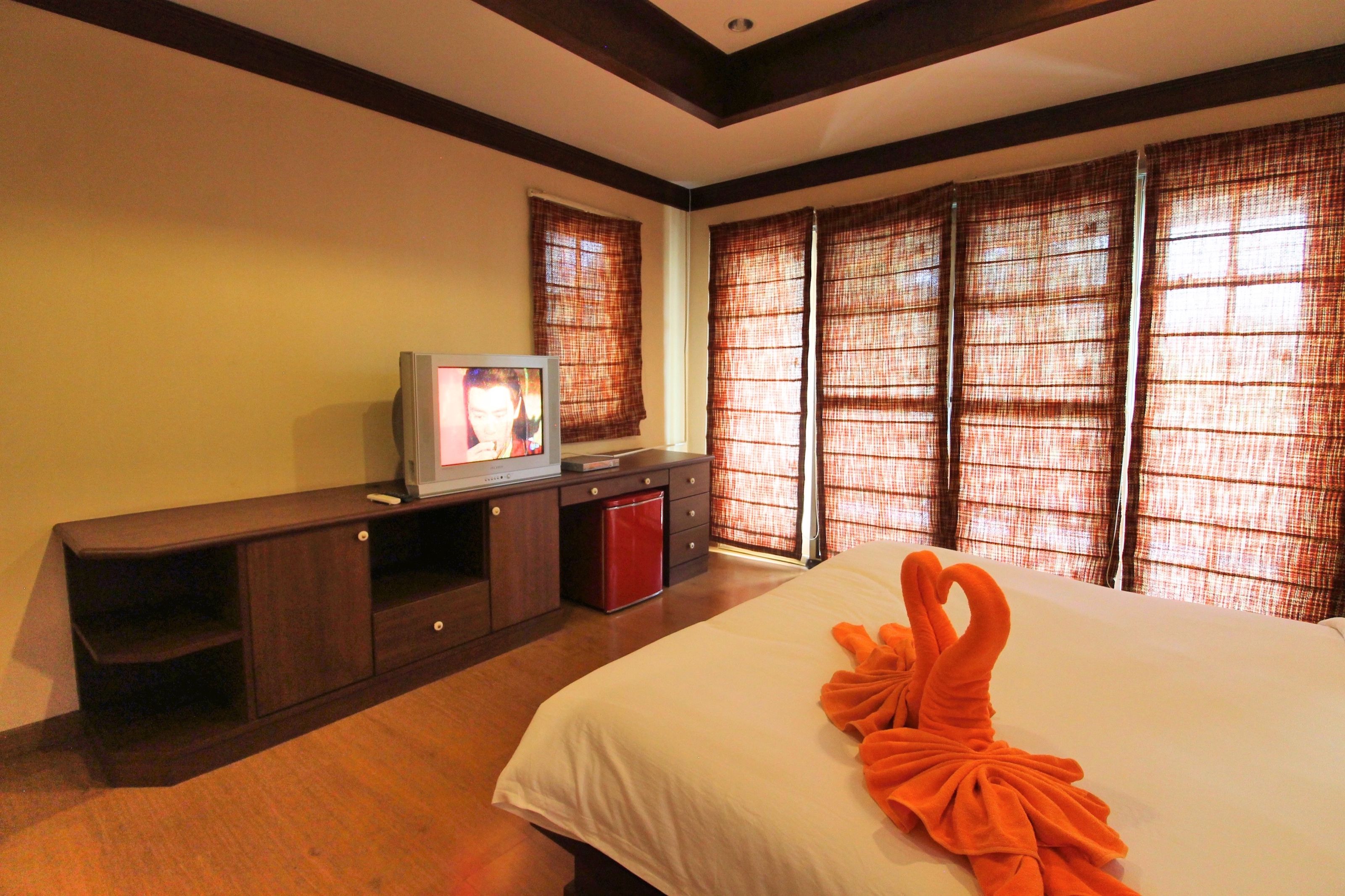Grand Villa, Pool View | 3 bedrooms, premium bedding, in-room safe, soundproofing