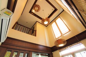 3 bedrooms, premium bedding, in-room safe, soundproofing - Mansion Villas Jomtien (Pattaya)