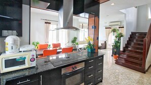 Vila Deluks, jet tub | Dapur pribadi