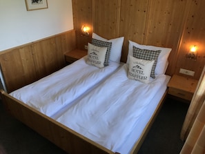 Habitación estándar doble | 1 dormitorio, ropa de cama hipoalergénica, escritorio