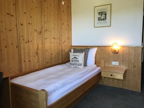 1 bedroom, hypo-allergenic bedding, desk, iron/ironing board