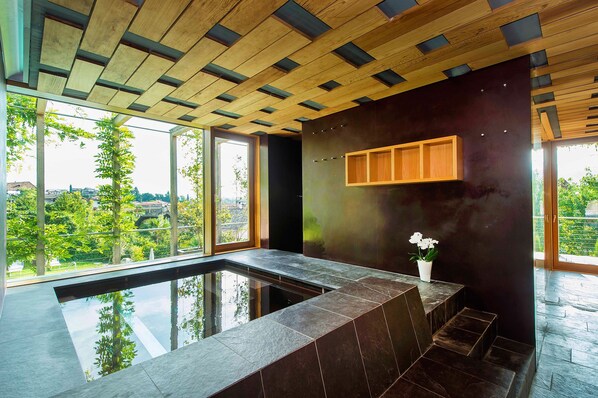 Sauna, hot tub, steam room, body treatments, hot stone massages - Hotel Goldener Stern (Caldaro Sulla Strada del Vino)