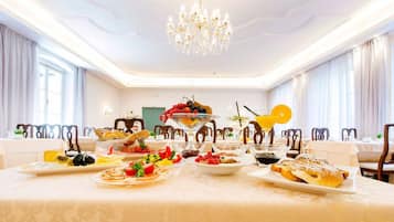 Bao gồm bữa sáng buffet hàng ngày