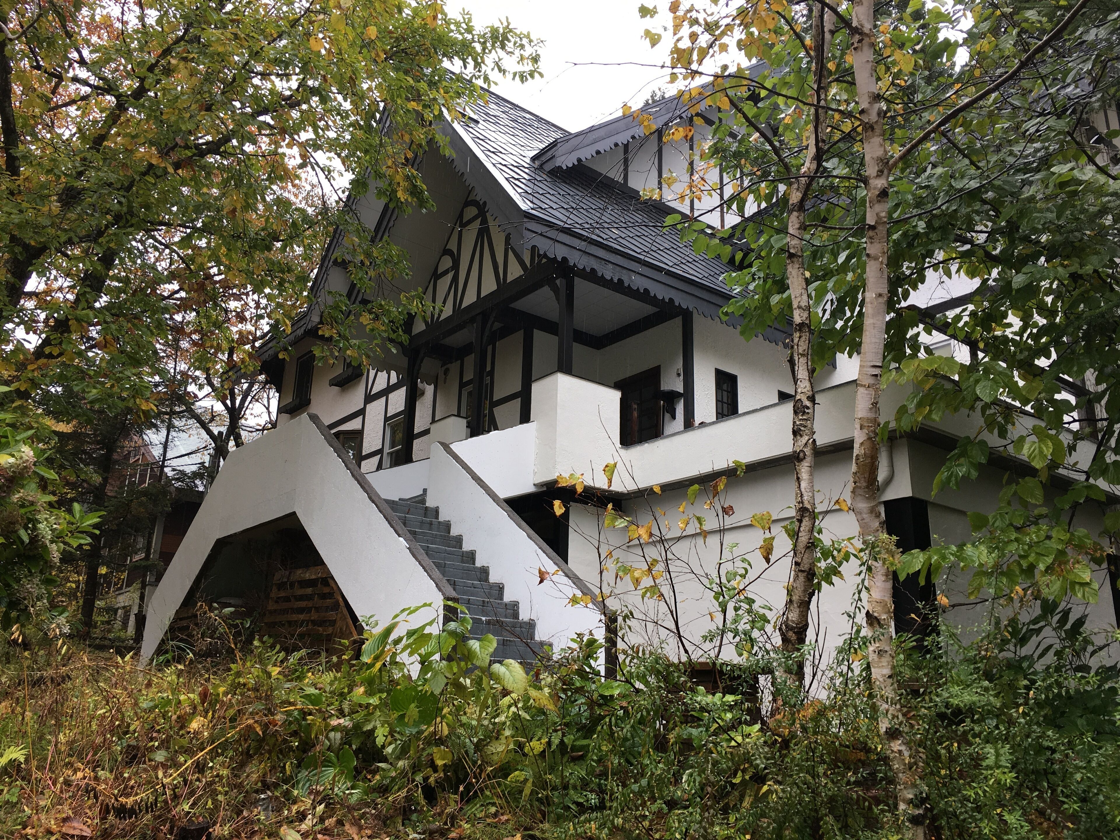 premium bedding, in-room safe, blackout curtains, soundproofing