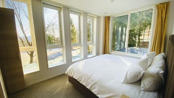 Premium bedding, in-room safe, blackout curtains, soundproofing