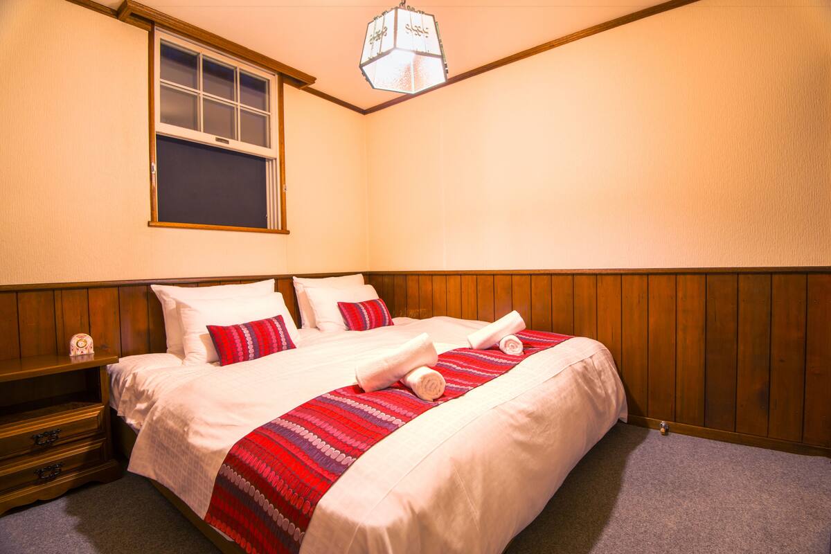 Basic Suite | Premium bedding, in-room safe, blackout drapes, soundproofing