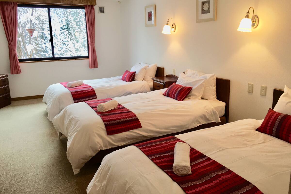 Triple Room, Mountain View, Slope side | Premium bedding, in-room safe, blackout drapes, soundproofing