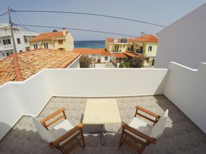 Balcony - Tarsanas Apartments (Samos)