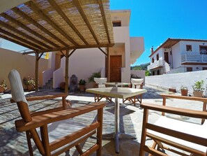 Apartment | Property grounds - Tarsanas Apartments (Samos)