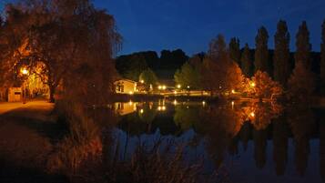 Façade de lâhĂ©bergement - soirĂ©e/nuit