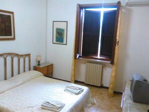 Minibar, cribs/infant beds, rollaway beds, free WiFi - Villa Edera (Alghero)