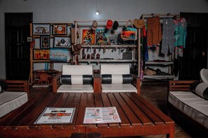 Gift shop - Serene Beach Resort (Dar es Salaam)