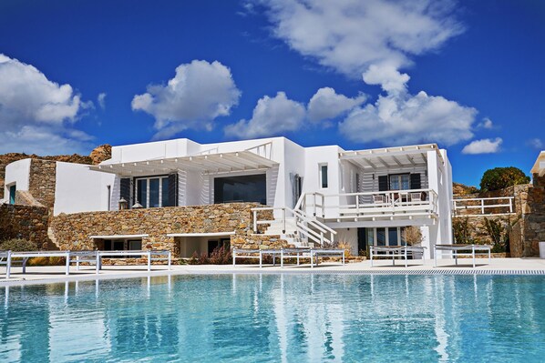 Front of property - Villa Etcetera (Mykonos)