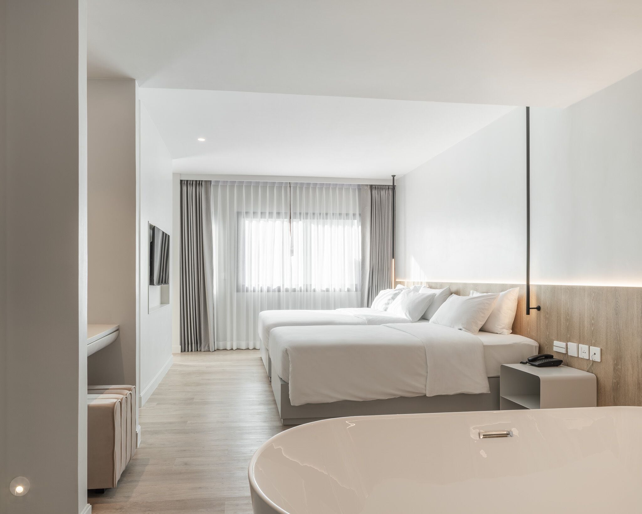 Suite Exécutive | Salle de bain | Articles de toilette gratuits, sèche-cheveux, peignoirs