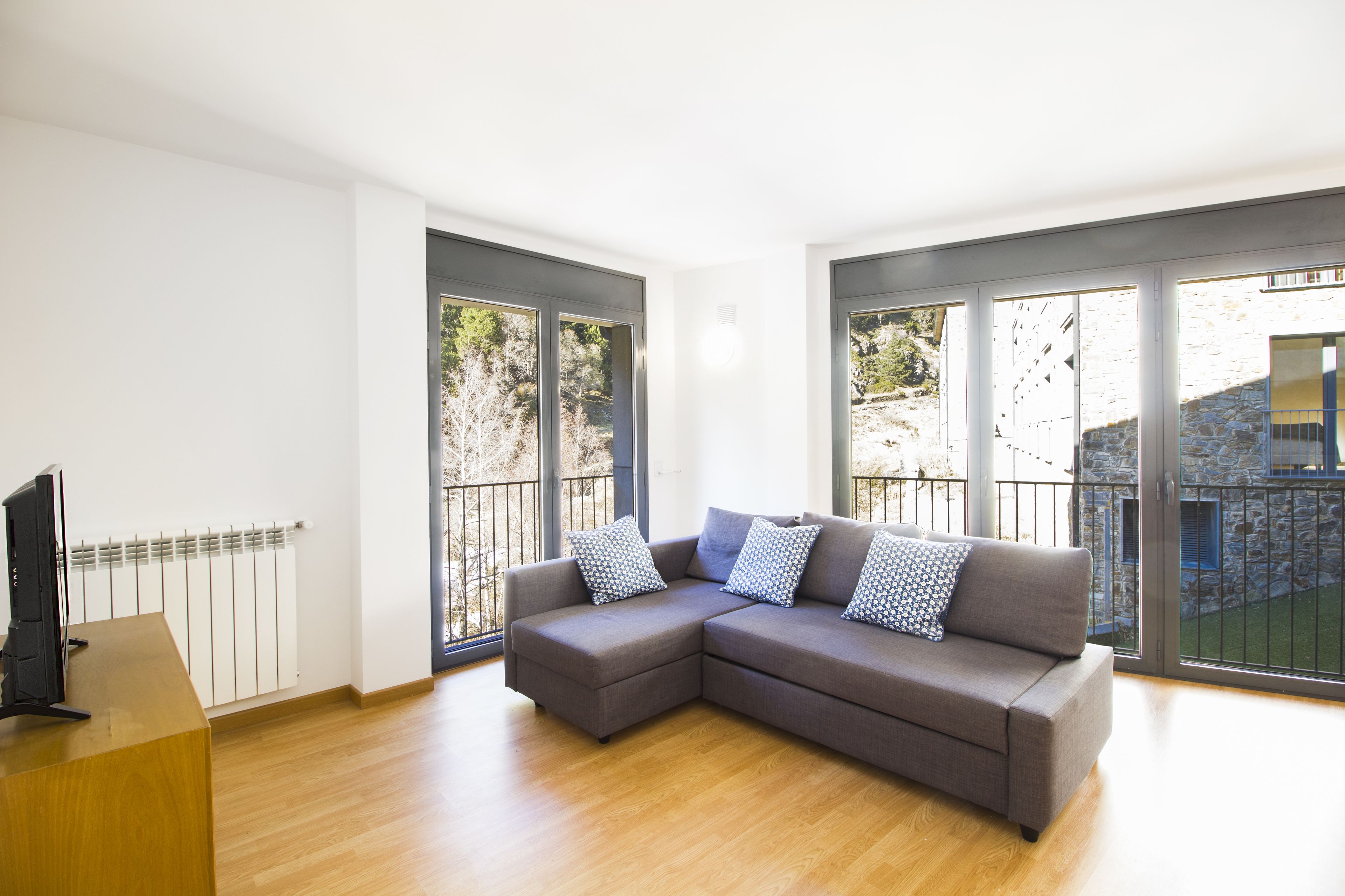 Departamento, 1 habitación | Área de sala de estar | Televisión de pantalla plana de 20 pulgadas con canales por cable 