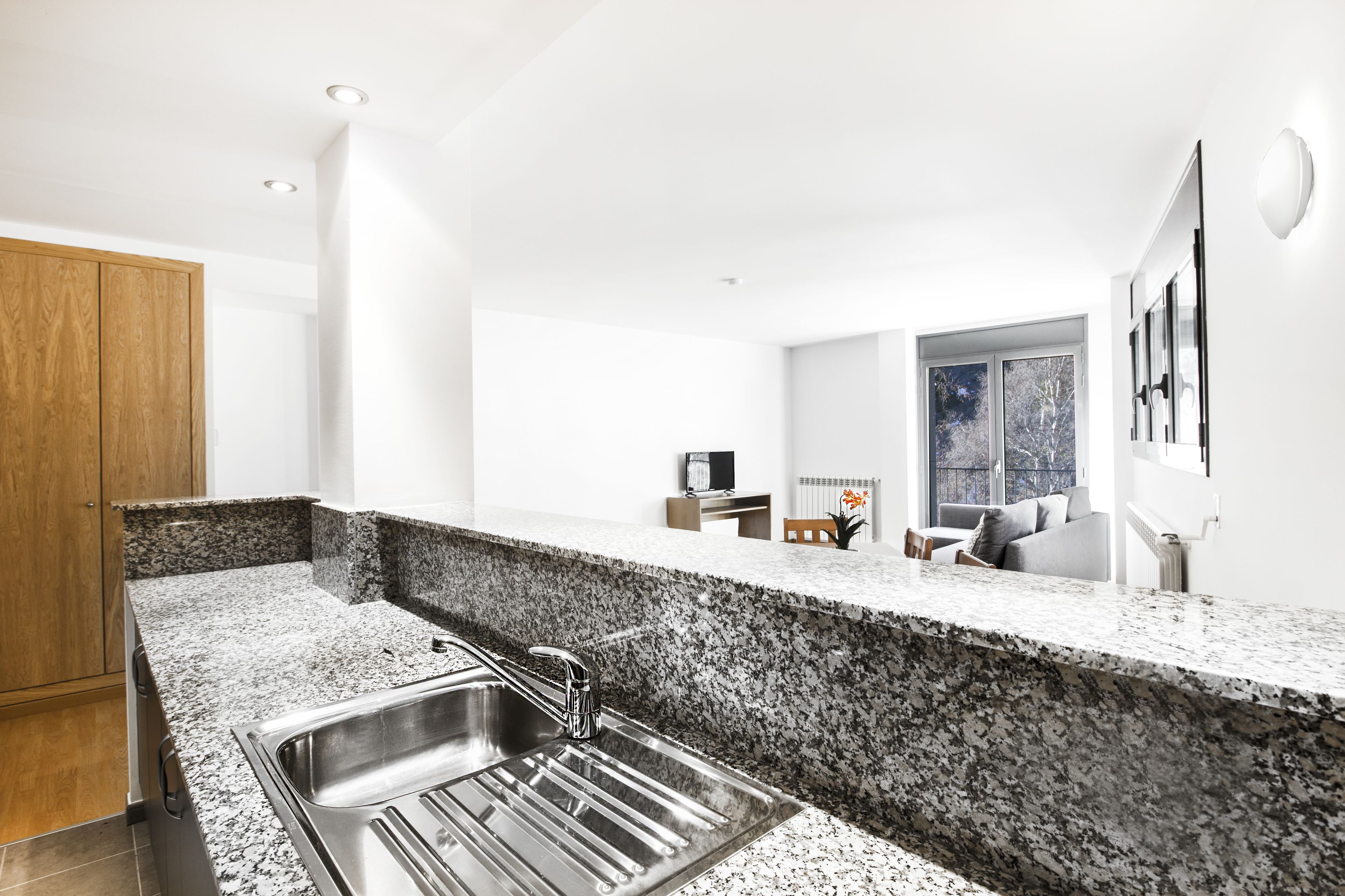 Departamento, 2 habitaciones | Cocina privada | Refrigerador con congelador, microondas, horno y parrilla de estufa 