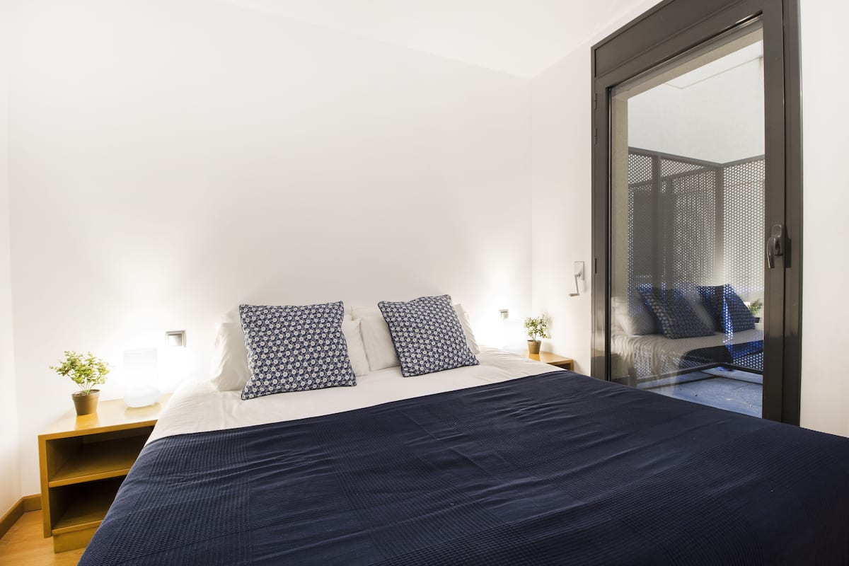 Apartment, 2 Bedrooms | 1 bedroom, premium bedding, iron/ironing board, cots/infant beds