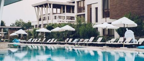 Seasonal outdoor pool