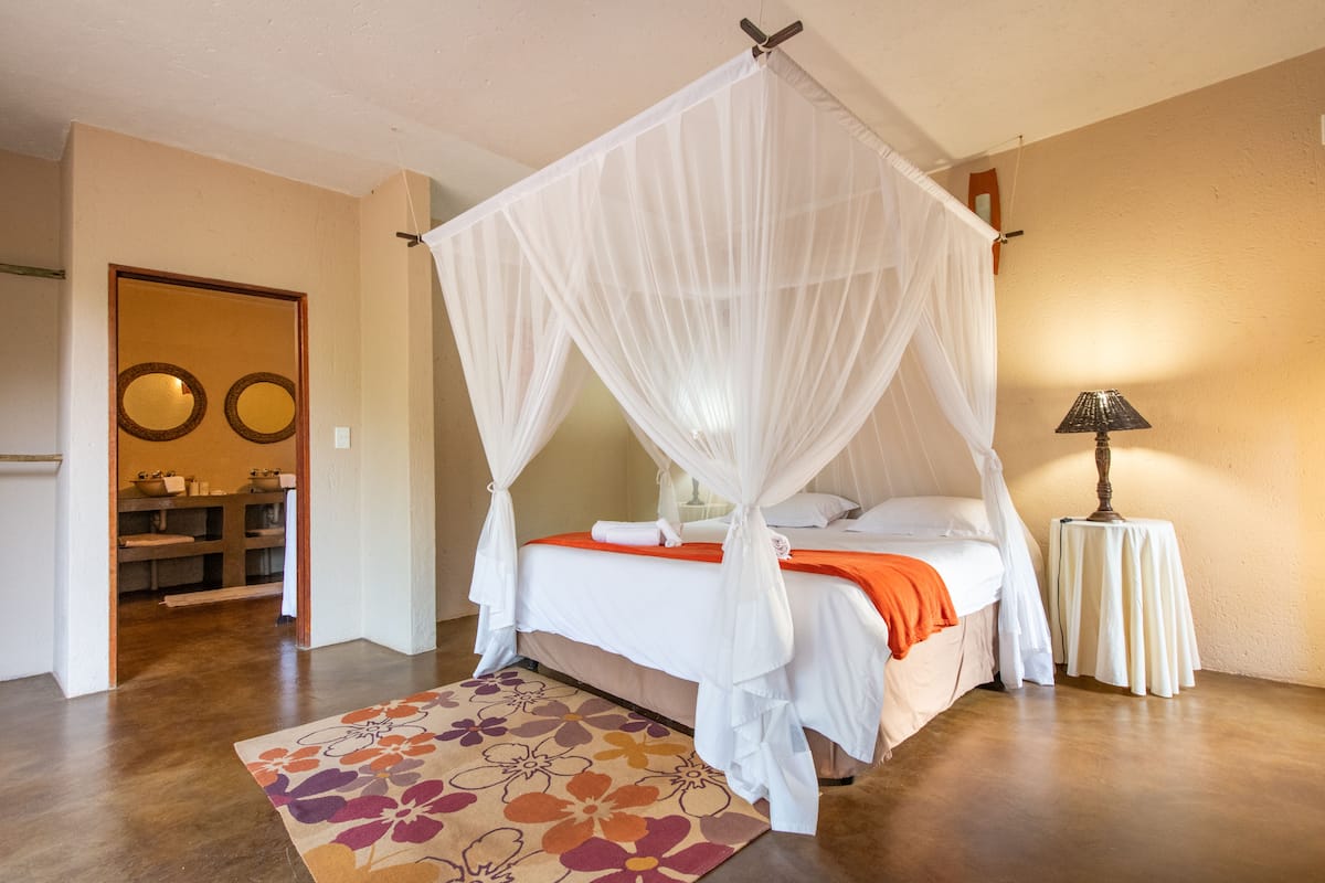 Classic Double Room, 1 Double Bed, Ensuite, Garden Area | Premium bedding, desk, iron/ironing board, free WiFi